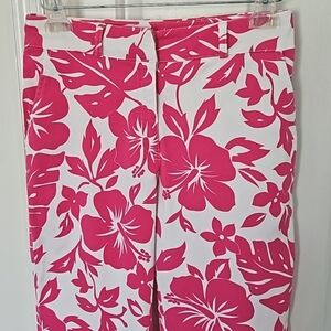 BAY STUDIO KHAKIS Woman's Size 4P Capris Pink Floral Design